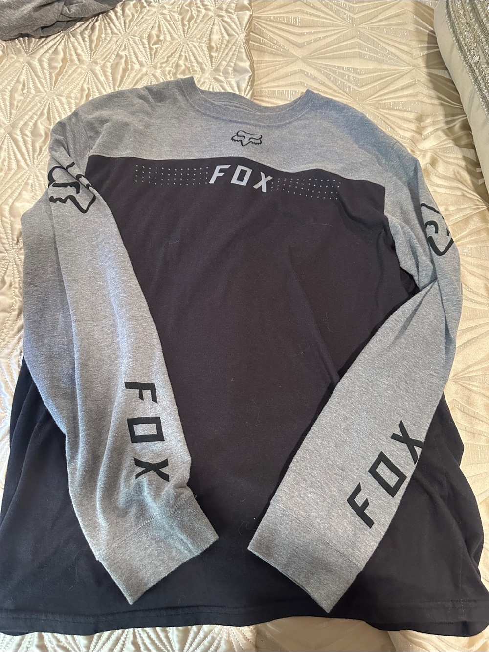 🍒 pick any 3 Long-Sleeve Logo Tee for $7 each or 1 for $10